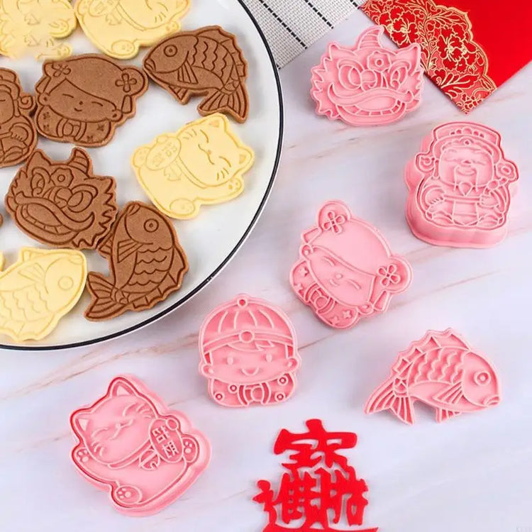KX4B 6pcs New Year Plastic Baking Mold Kitchen Biscuit Cookie Cutter Pastry Plunger 3D Die Fondant Cake Decorating Tools